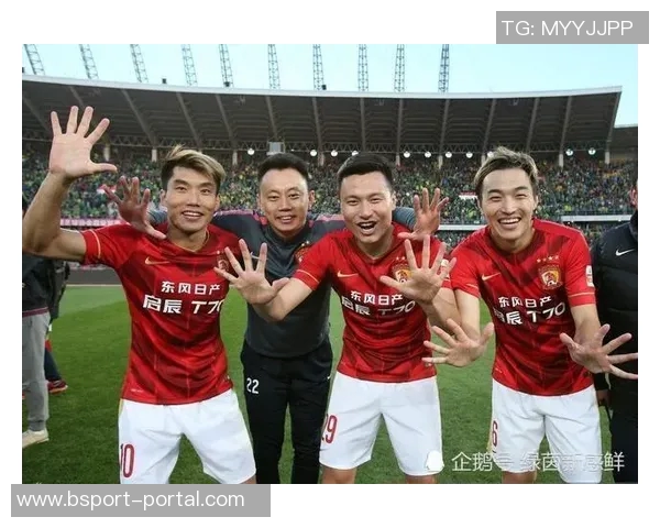 中超焦点战巴黎圣日耳曼与尤文图斯激战成平红牌争议引发全场热议