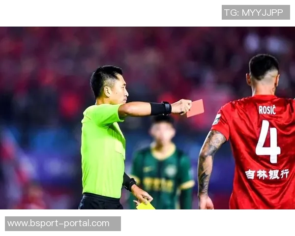 足总杯精彩对决国米3-0战胜马竞争议判罚引发全场热议